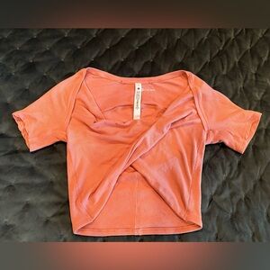 LULULEMON Fron Criss/Cross Top!
NWOT!